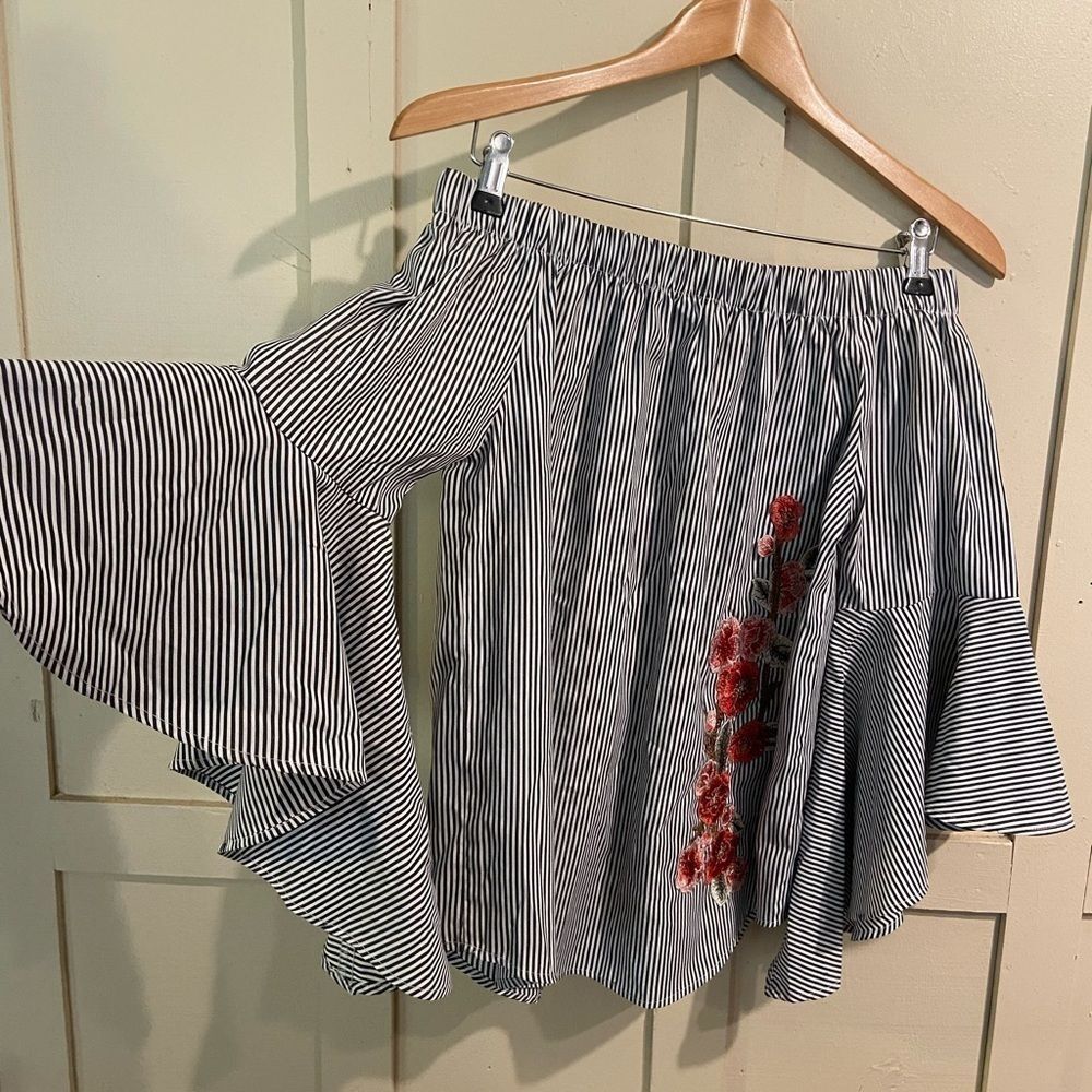 Kontrol J off shoulder blouse size medium